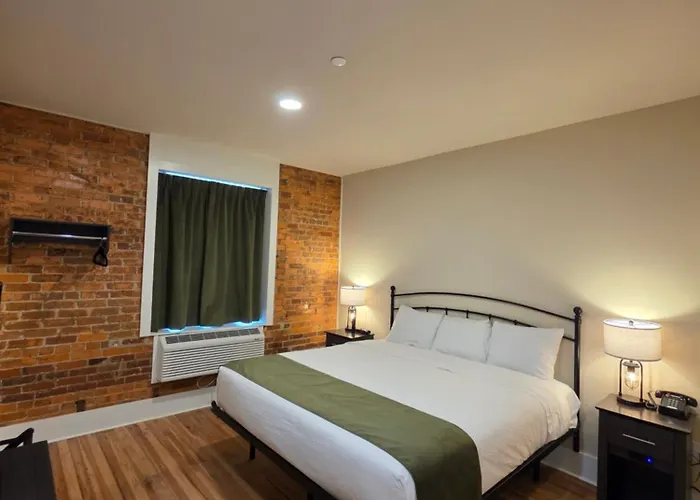 Historic Griffin Hotel